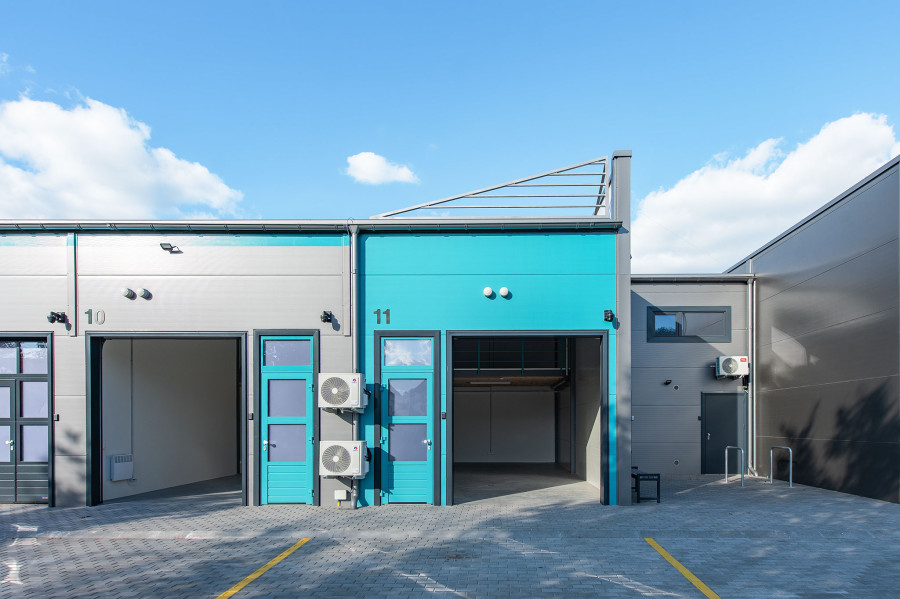 Magazyny samoobsługowe monitorowane 24/7 – bezpieczne przechowywanie dokumentów, materiałów i danych firmowych.