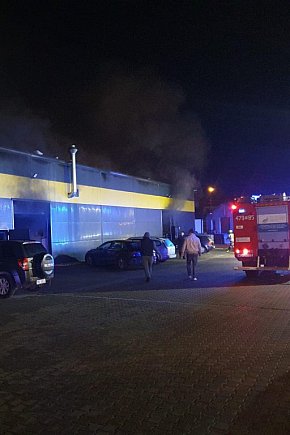 Pożar hali magazynowej w Kątach Węgierskich-2410