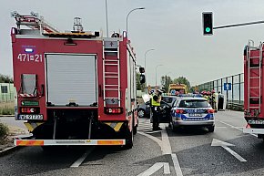 Wypadek na obwodnicy Jabłonny. Bus przewrócił się-2480