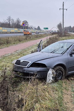 Borowa Góra: Dachowanie na DK61-2530