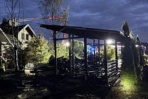 Serock: Pożar strawił domek i poddasze domu-2686