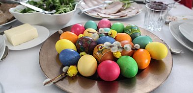 Jajka lepiej malować naturalnymi barwnikami-127534