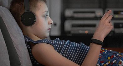 Społecznik: Big Techy powinny płacić za cyfrowe uzależnienie dzieci-127844