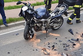 Skrzeszew: Zderzenie osobówki i motocykla na DW632-128312