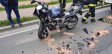 Skrzeszew: Zderzenie osobówki i motocykla na DW632-128312