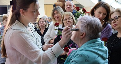 Piękno, inspiracje i muzyka – Legionowo świętowało Dzień Kobiet [FOTO]-135878