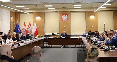 Legionowo: Nie będzie transmisji obrad komisji. Radni odrzucili wniosek...-137341
