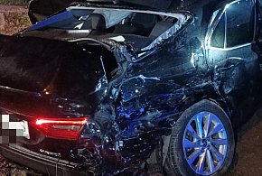 Nie zatrzymał się przed znakiem STOP. Wjechał pod ciężarówkę-138260