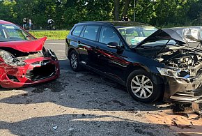 Boża Wola: Zderzenie trzech osobówek na Modlińskiej. Jedna osoba w szpitalu-138568