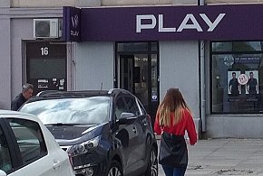 Play na celowniku UOKiK. Chodzi o pieniądze ściągane z kont klientów-138846