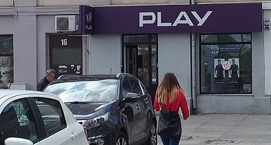 Play na celowniku UOKiK. Chodzi o pieniądze ściągane z kont klientów-138846