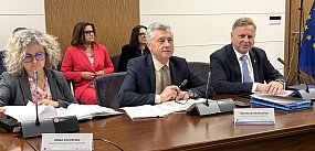 Prezydent z absolutorium, ale bez wotum zaufania
