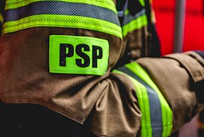 Serock: Interwencja służb przy Pułtuskiej. Kobieta potrzebowała pomocy-139017