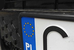 Rejestracja auta przez internet i koniec z przynoszeniem tablic. Rząd...-139103
