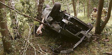 Dachowanie BMW w Stanisławowie Pierwszym. Kierowca w szpitalu-139293