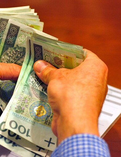 Raport: Połowie Polaków wystarcza jedynie do pierwszego. Oszczędza...-139379