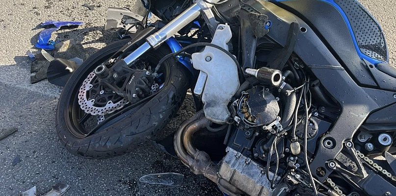 Stanisławów Pierwszy: Zderzenie peugeota z motocyklem na DW632. Jedna os... - 139571