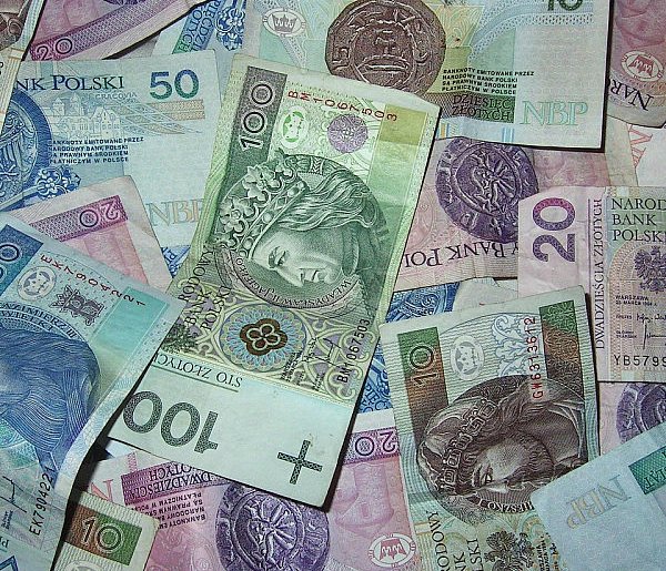 Przez lata dostawali zaniżoną emeryturę. Przełom dla tysięcy seniorów-139913