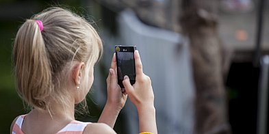 Czy uczniowie podstawówek stracą dostęp do smartfonów? Sejm rozpoczął...-139930