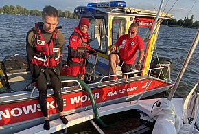 Silny wiatr przewracał łodzie – 22 akcje ratowników wodnych na Jeziorze...-139998