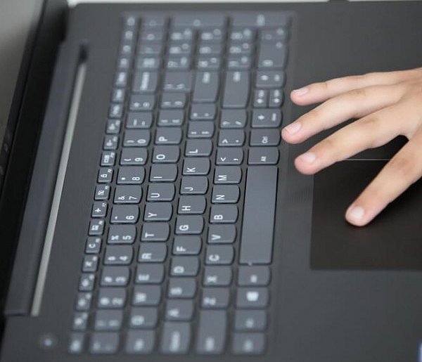 Internetowe związki mniej trwałe? Wyniki badań nie pozostawiają złudzeń-140086