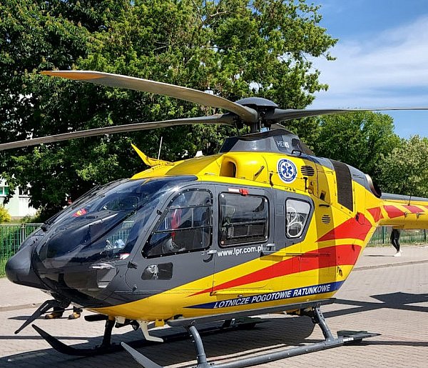 Wypadek z motocyklistą na DW632 w Dębem. Śmigłowiec LPR zabrał...-140145