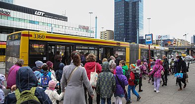 Koniec z obowiązkiem legitymacji szkolnej w pociągach i autobusach? Rząd...-140329