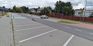 Chotomów: Chcą otwarcia parkingu przy PKP. Napisali petycję do starosty-140467