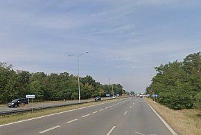 Jabłonna: Zjechał z DK61. Wjechał do rowu i uderzył w drzewo-140507