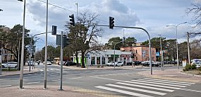 Sygnalizacja świetlna przy poczcie czeka na PGE