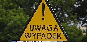 Bus wjechał do rowu. Jedna osoba w szpitalu
