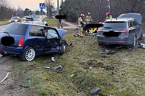 Dwie osoby poszkodowane po zderzeniu w Łajskach-2722