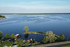 Zwłoki 50-letniej Ukrainki w Jeziorze Zegrzyńskim. Sprawą zajmuje się...-140884