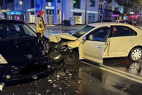 Legionowo: Zderzenie dwóch osobówek w centrum miasta-141403