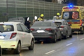 Zderzenie toyoty, volkswagena i hyundaia w Jabłonnie. Sprawczyni ukarana...-142184