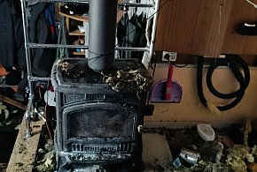 Kałuszyn: Osiem zastępów straży gasiło pożar domku letniskowego-142607