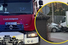 Legionowo: Czołowe zderzenie dostawczaka z osobówką na Suwalnej-142902