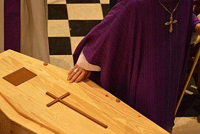 Rewolucja w pochówkach coraz bliżej. Tego w Polsce jeszcze nie było-143108