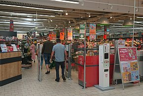 Pracownicy popularnej sieci mają dość. W południe zatrzymają pracę-143120