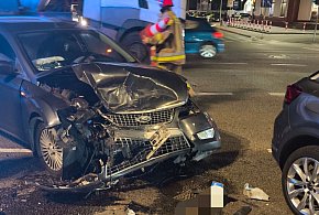 Legionowo: Dwie osobówki zderzyły się na skrzyżowaniu DK61 i Sowińskiego-143482