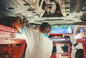 Jedno ogłoszenie i mandat. „Mechanik samochodowy” na cenzurowanym-143566