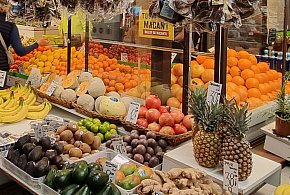 Nowy obowiązek dla sklepów. Owoce i warzywa z flagą państwa