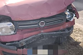 Kolizja dwóch samochodów i motocykla w Nieporęcie