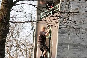 Legionowo: Wspięli się na stadionową wieżę. Uciekli przed przybyciem służb