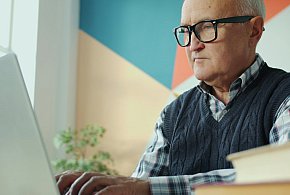 Rekord na rynku pracy. Już co dziesiąty emeryt w Polsce pracuje