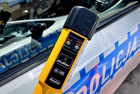 Jabłonna: Pijany kierowca zajechał do sklepu po alkohol. Wezwali policję