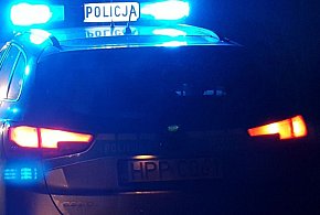 Serock: Kolizja na DK61. Renault w rowie, kierowca pijany