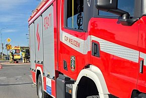 Wieliszew: Zderzenie dwóch osobówek na DW631. Kobieta w ciąży w szpitalu
