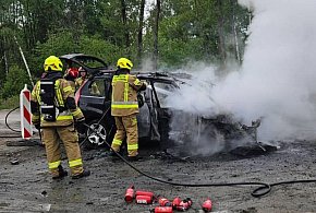 Wieliszew: Na przebudowywanej DK61 auto stanęło w ogniu