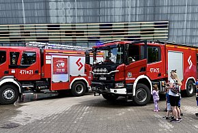Legionowo: Przed Areną mieszkańcy spotkali się ze służbami